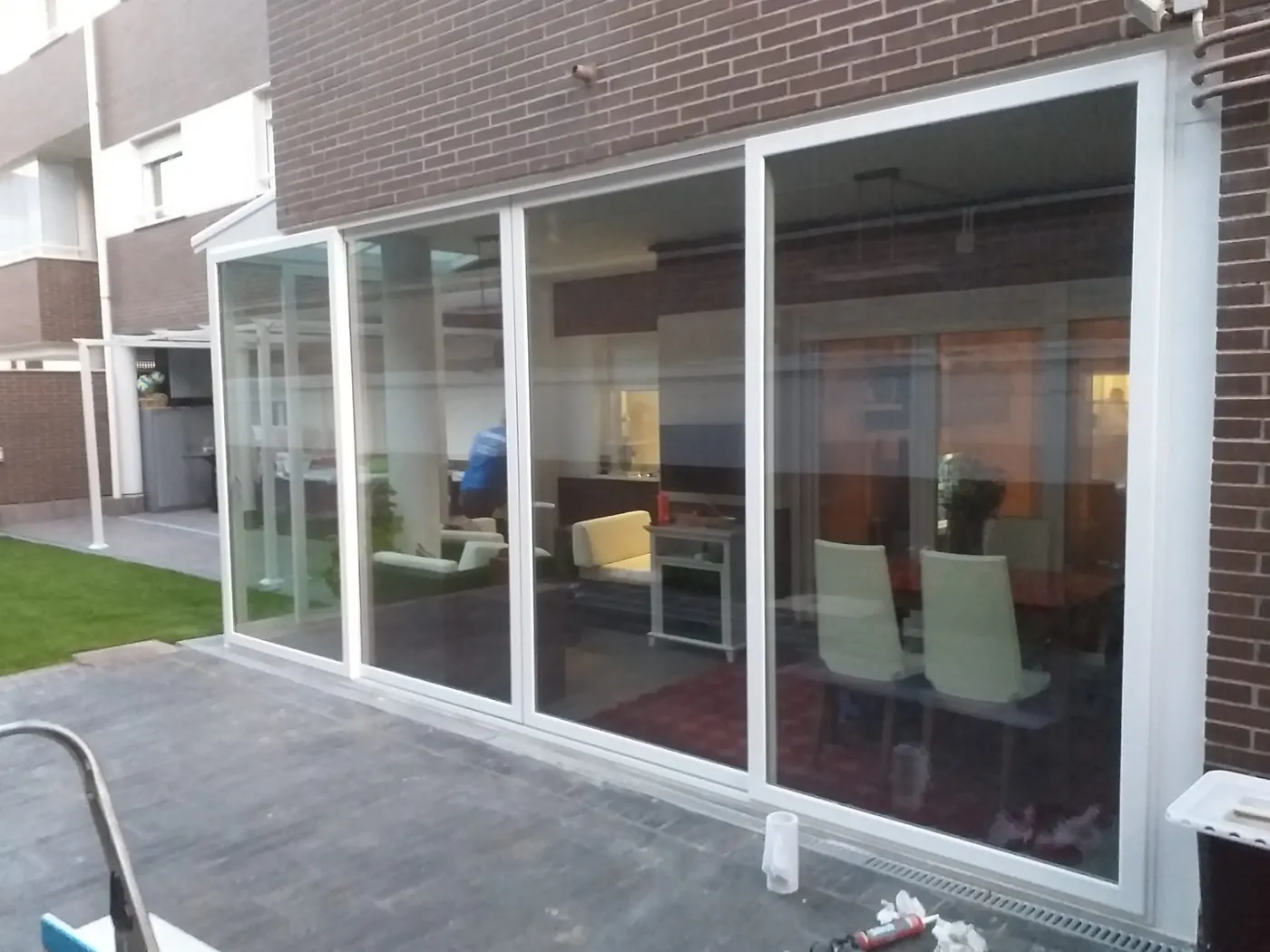 Trabajo realizado por Alucisa — detalle de la instalación