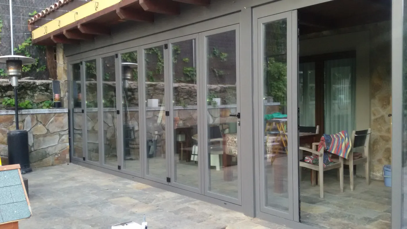 Cerramientos de PVC en Madrid — Alucisa — detalle del acabado