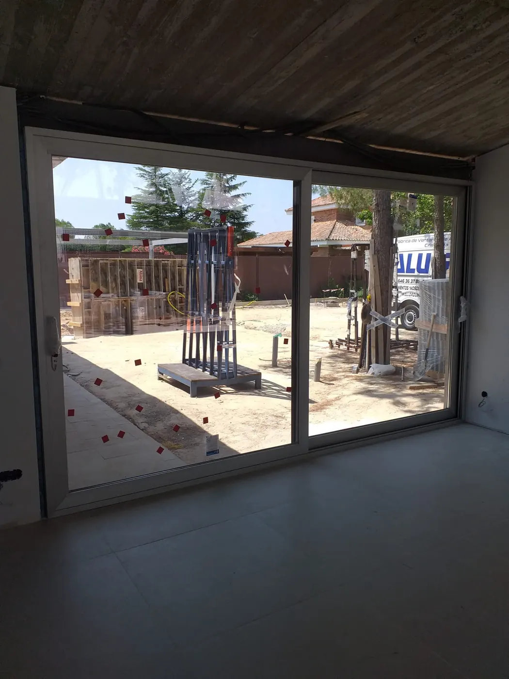 Cerramientos de Aluminio en Colmenarejo — Alucisa — vista desde el interior