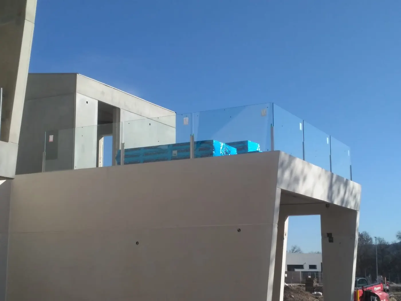 Cristalería en General en Villanueva del Pardillo — Alucisa — detalle del acabado